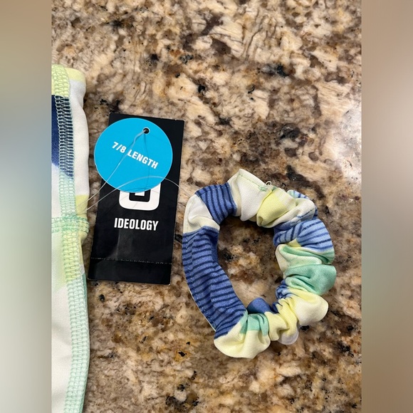 NWT Ideology Girls Geo Print 7/8 Leggings - Picture 6 of 7